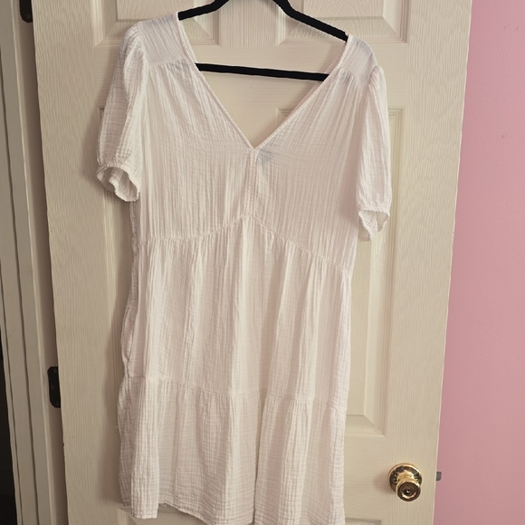 GAP Dresses & Skirts - GAP White V-Neck Dress